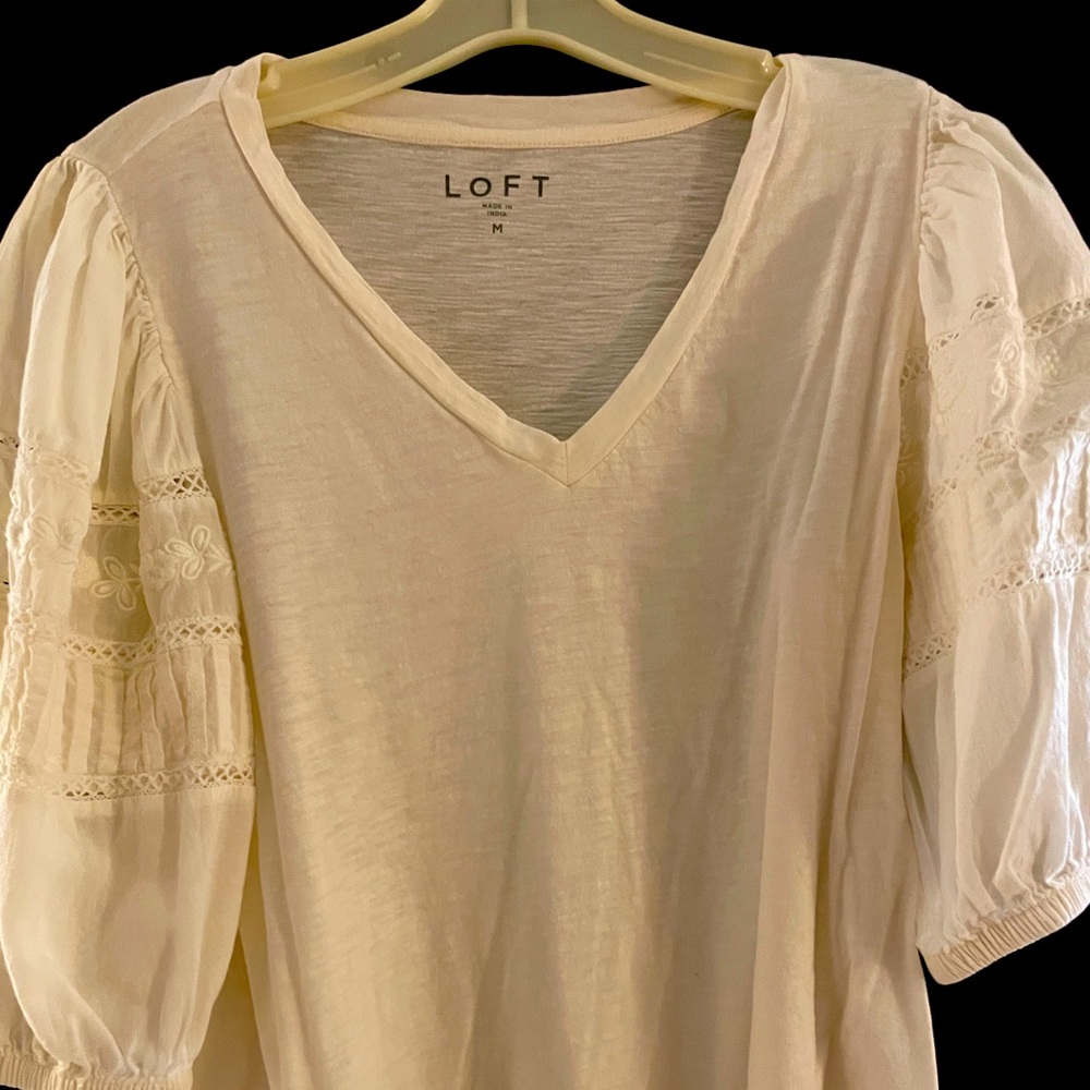 Cream tshirt with detailing on bubble sleeve